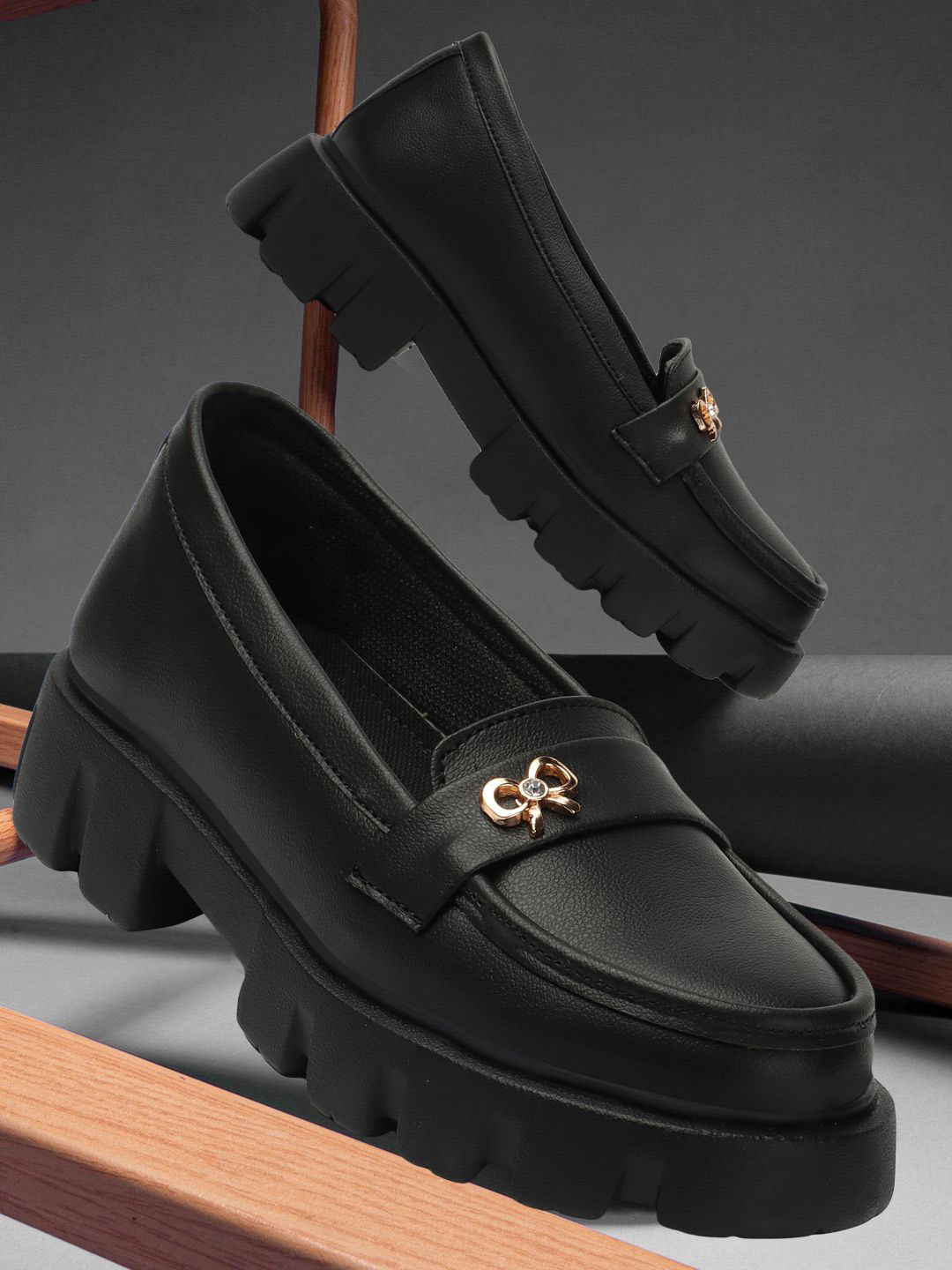 HimQuen Women Loafers