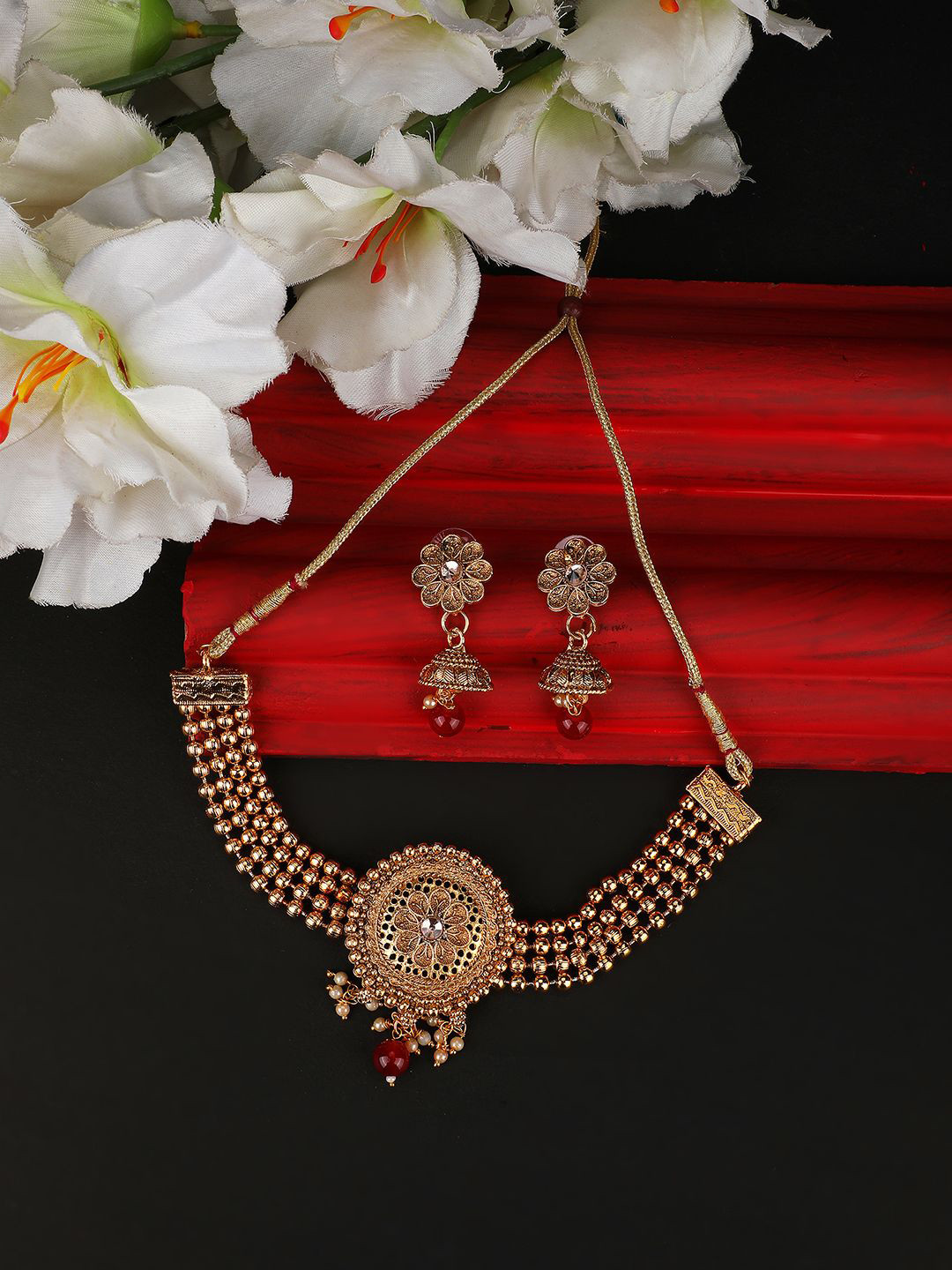 MODE MANIA Gold Plated Stones Studded & Pearl Studded Jewellery Set