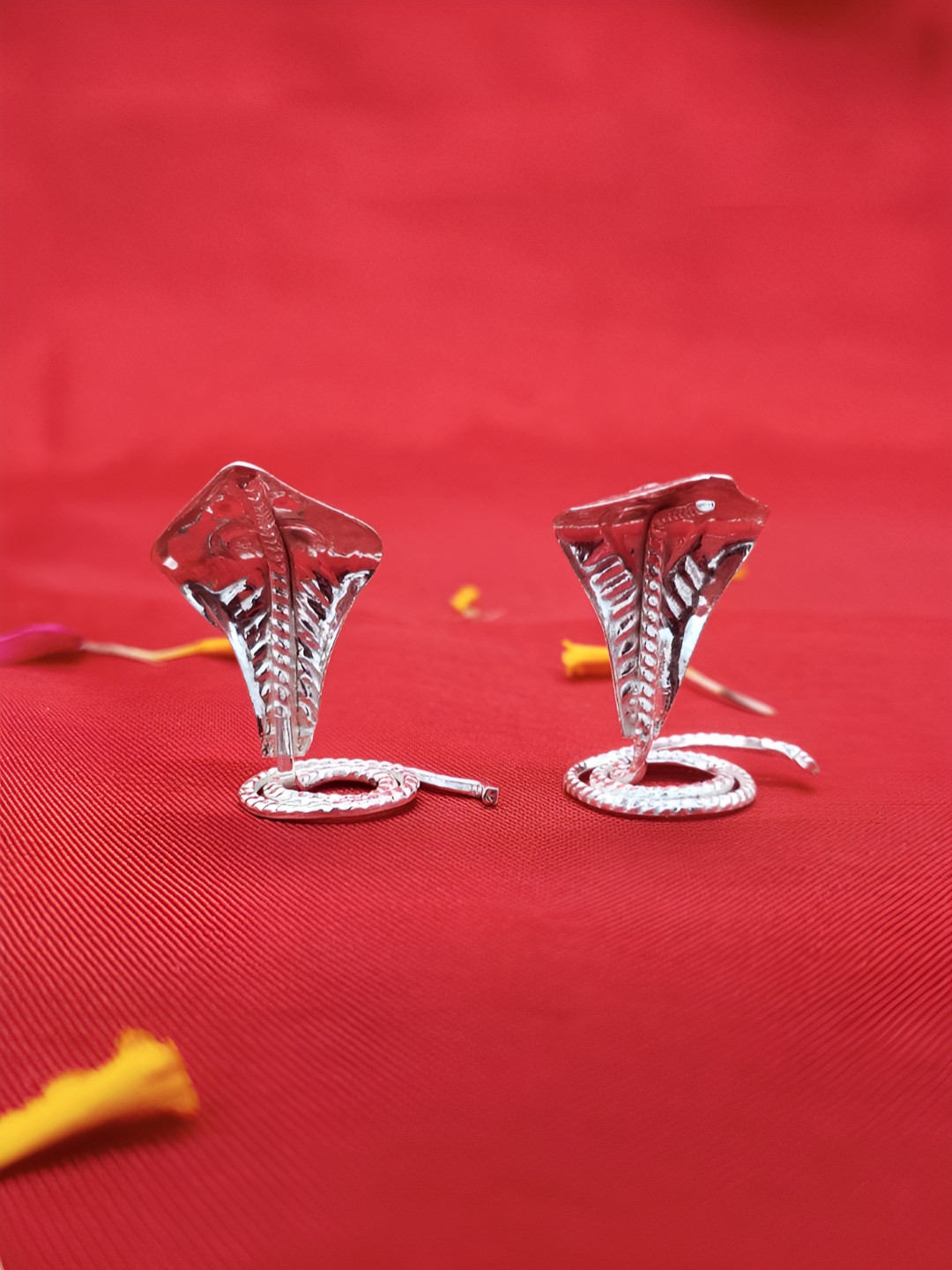 DOKCHAN Silver-Toned Naag Naagin For Pooja