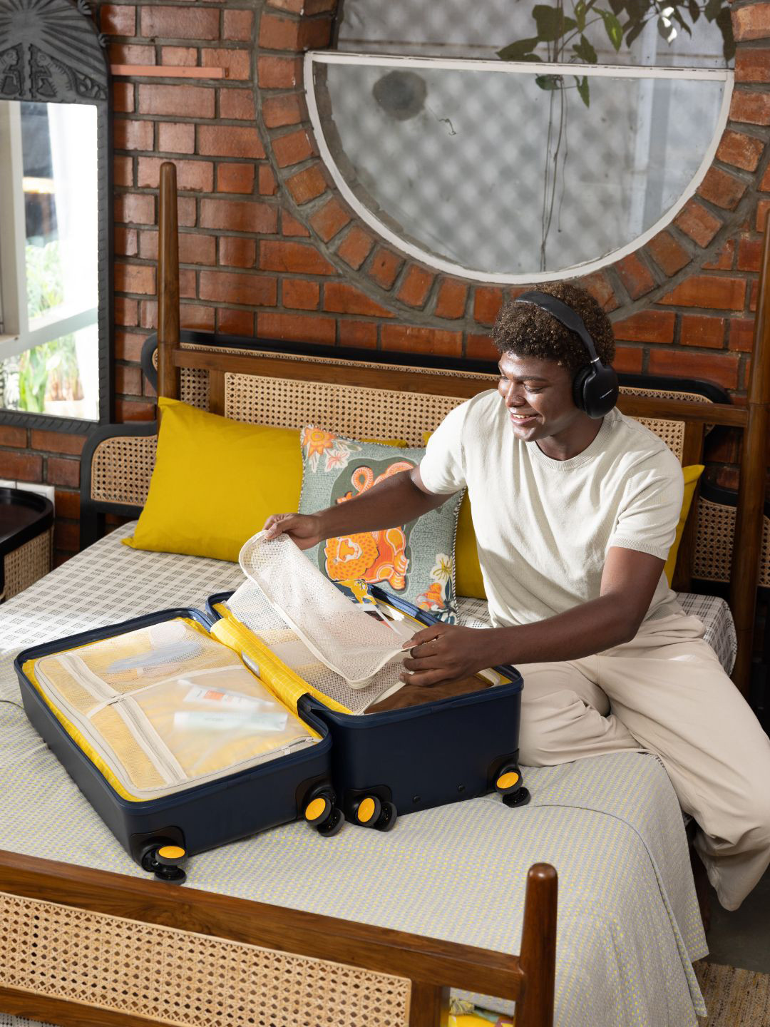 MOKOBARA The Transit Luggage Hard-Sided Large Trolley Suitcase