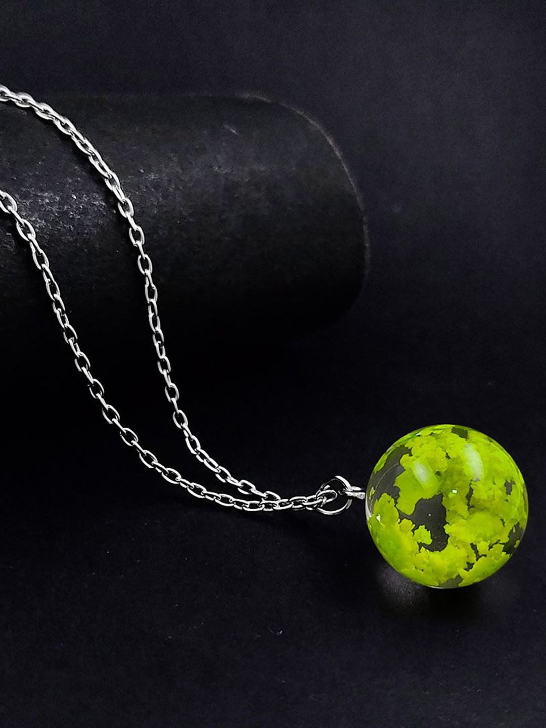 Saizen Stainless Steel Silver Plated Cloud Resin Ball Pendant With Chain