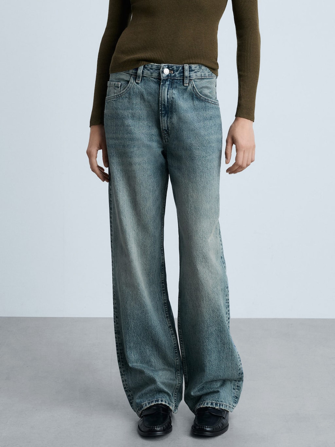 MANGO Women Pure Cotton Light Fade Regular Fit Jeans