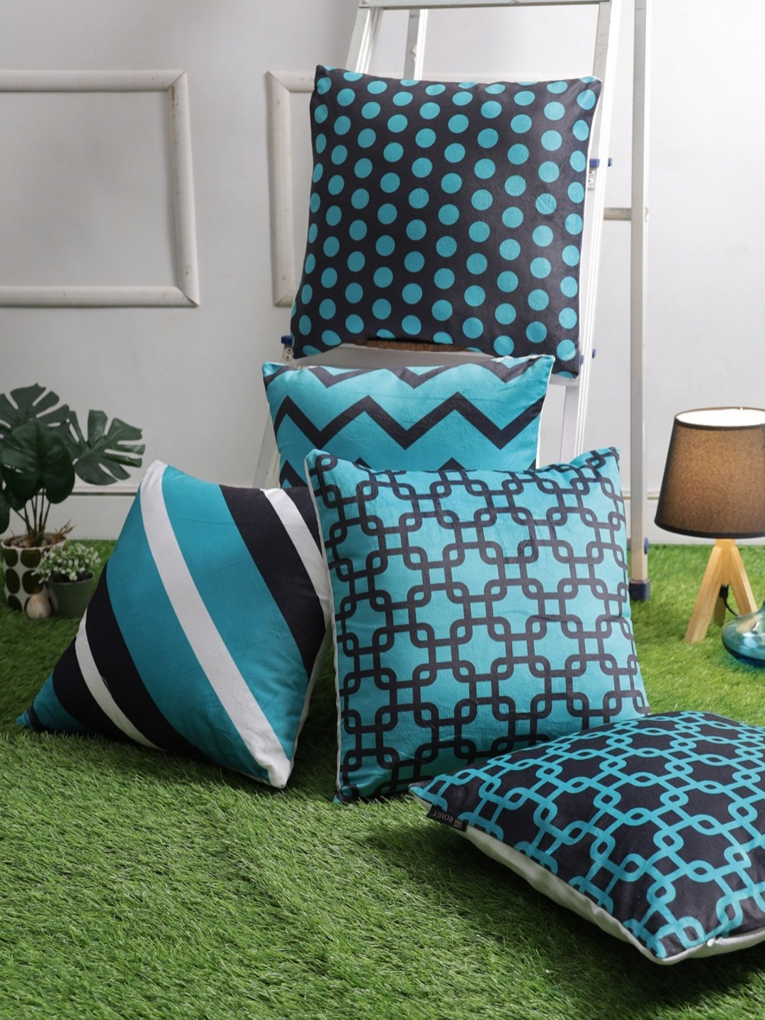 Myntra Elegant Homes Turquoise Blue & White 5 Pieces Geometric Velvet Square Cushion Cover