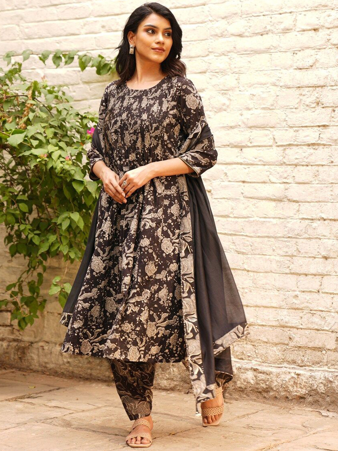 JAYPORE Floral Printed Round Neck Pure Cotton Pleated A-Line Kurta