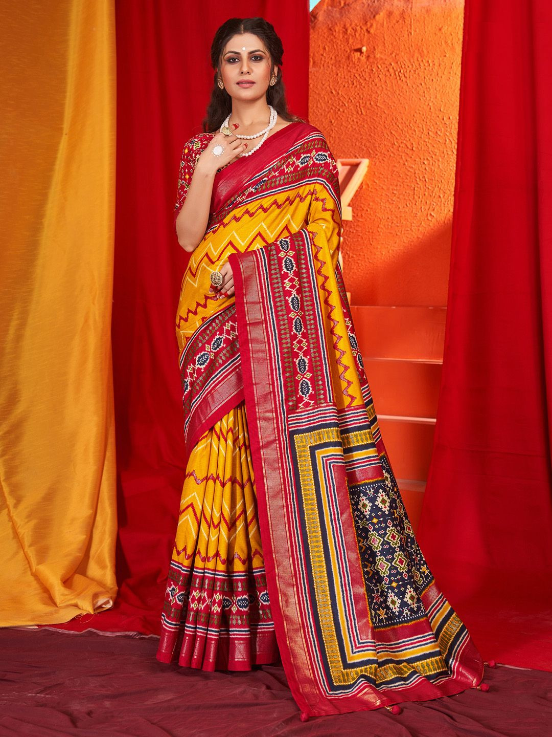 Saree mall Striped Zari Pochampally Sarees