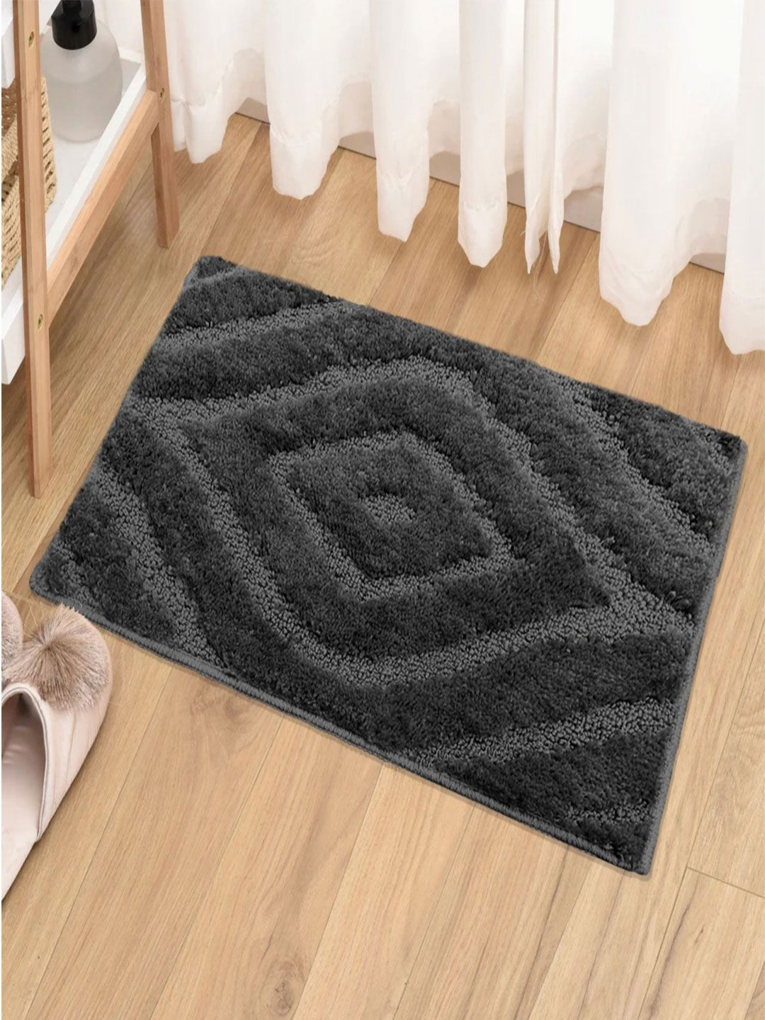 LUXEHOME INTERNATIONAL Black Textured 1800 GSM Bath Rug