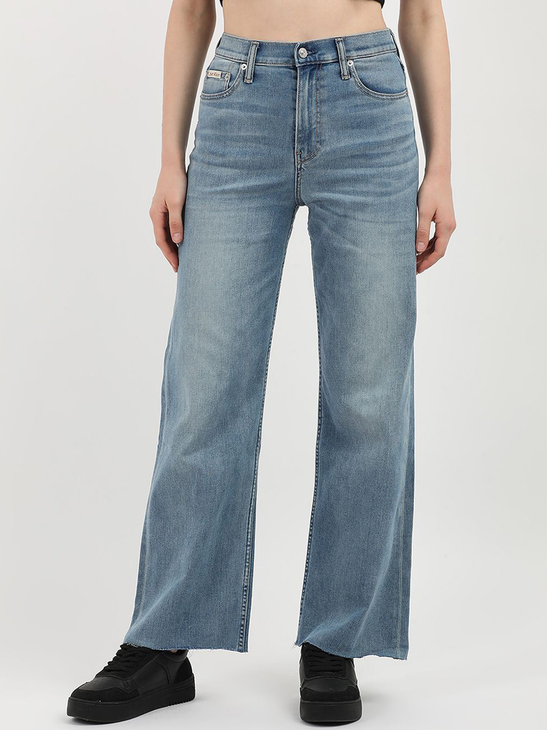 Calvin Klein Jeans Women Loose Flared Mid-Rise Light Fade Jeans