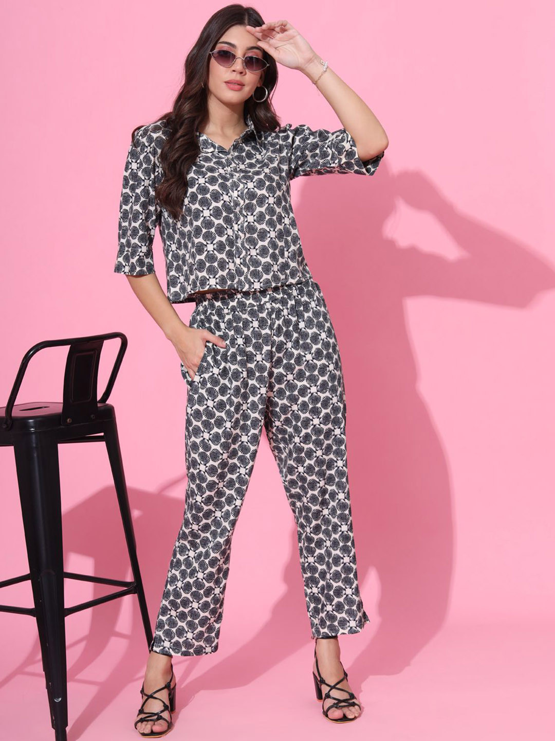 DECKEDUP Printed Crop Shirt & Trousers