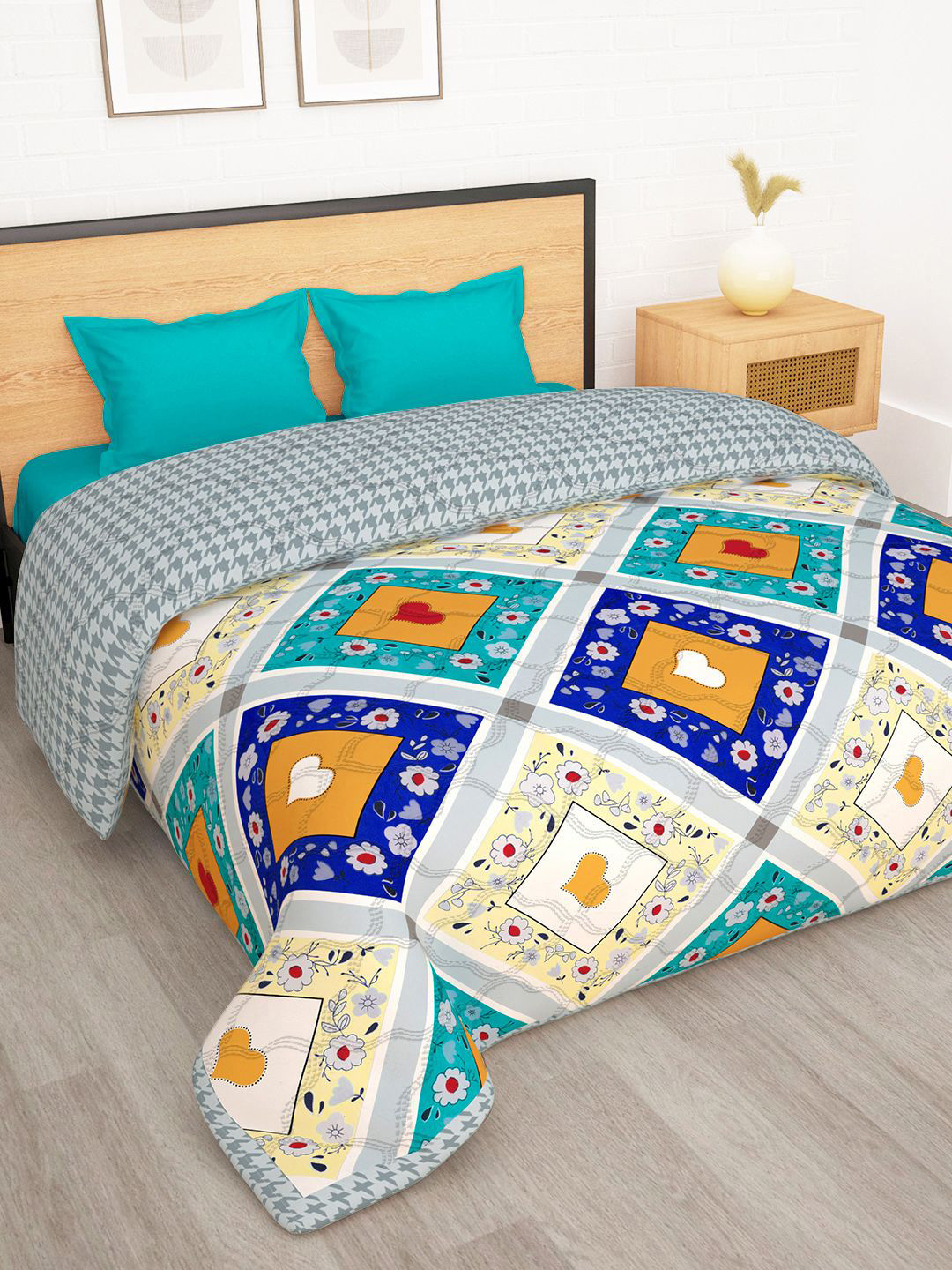 Story@home Green & White Floral Reversible 120 GSM AC Room Double Bed Comforter