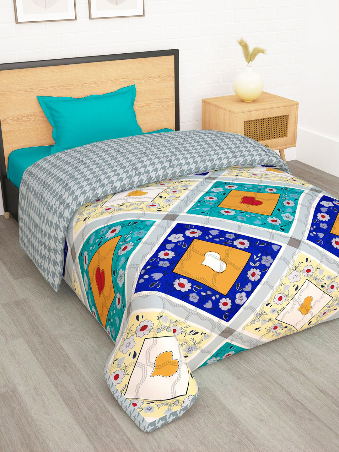 Story@home Green & White Floral Reversilbe 120 GSM AC Room Single Bed Comforter