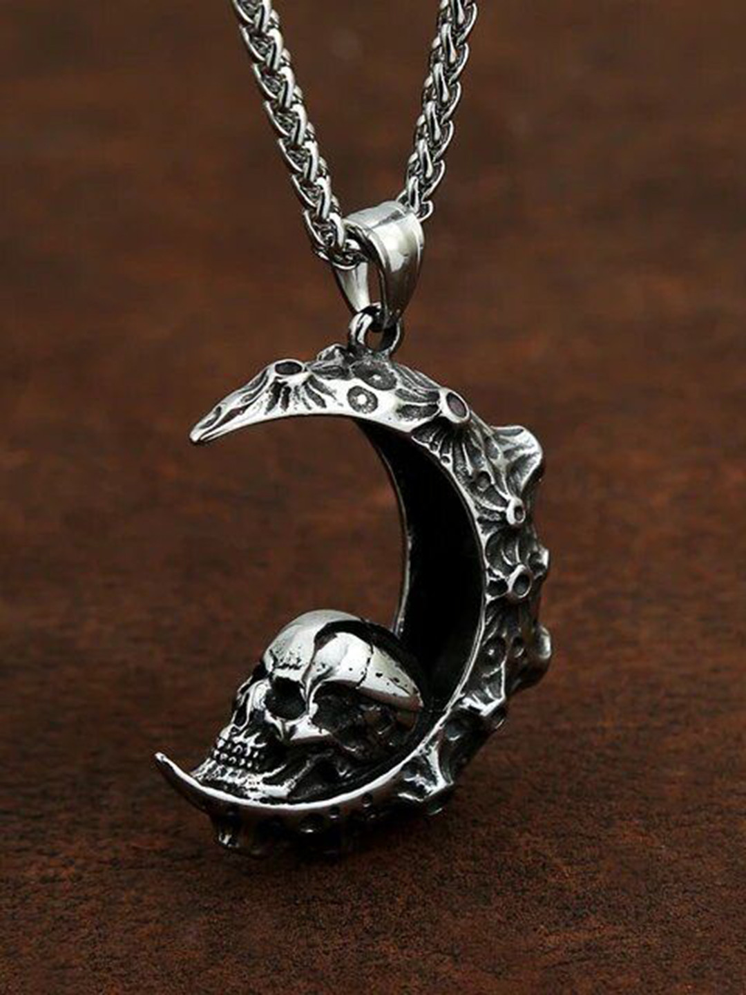 Saizen Men Stainless Steel Silver Plated Punk Half Moon Skull Pendant With Chain