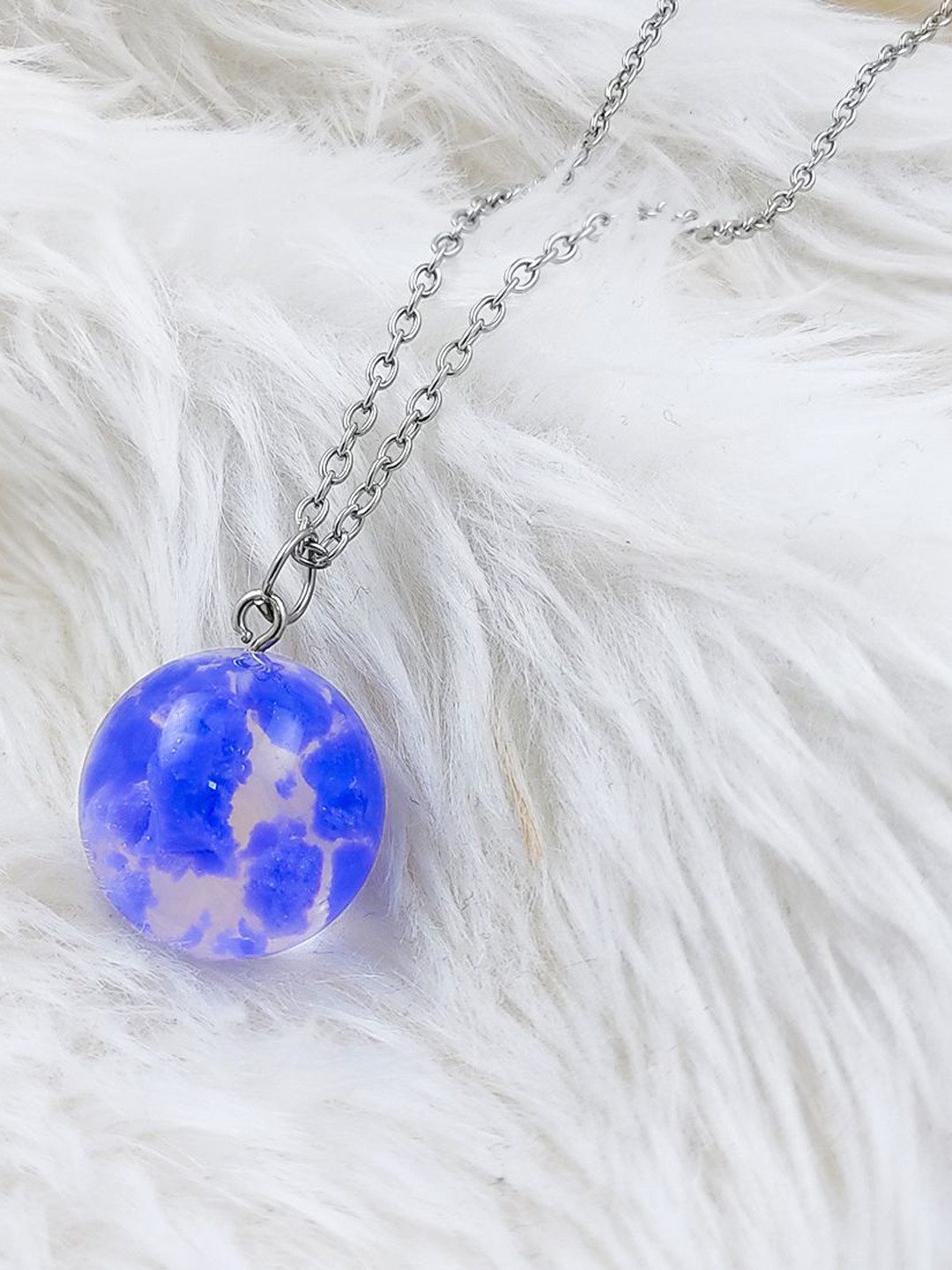 Saizen Silver-Plated Stainless Steel Cloud Resin Ball Pendants with Chains