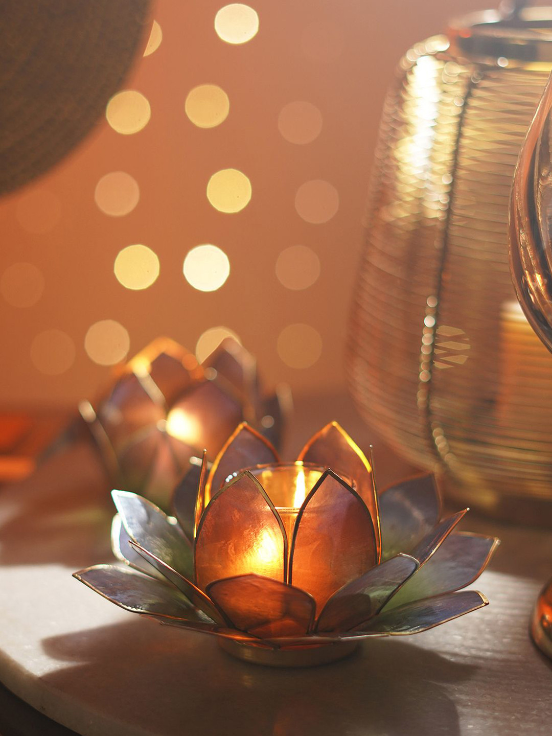 Pure Home and Living Blue & Gold-Toned 22 Petals Capiz Tealight Candle Holder