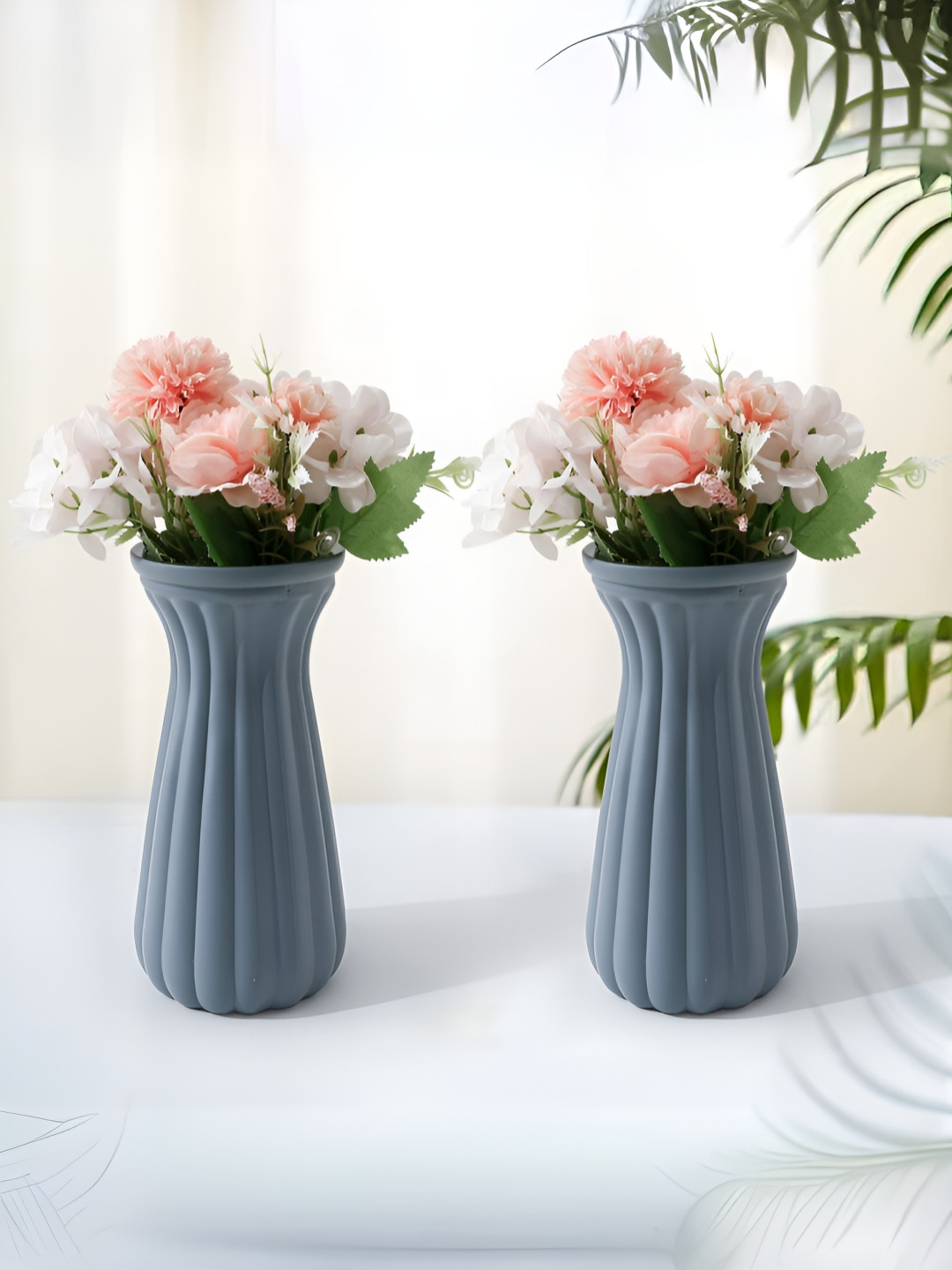 UMAI Blue 2 Pieces Glass Textured Floral Vases