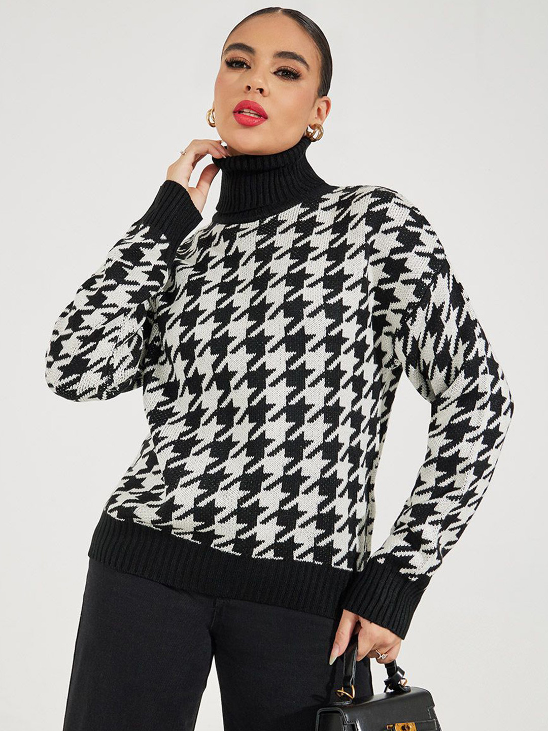 Styli Women Houndstooth Pattern Turtle Neck Regular Fit Pullover Sweater