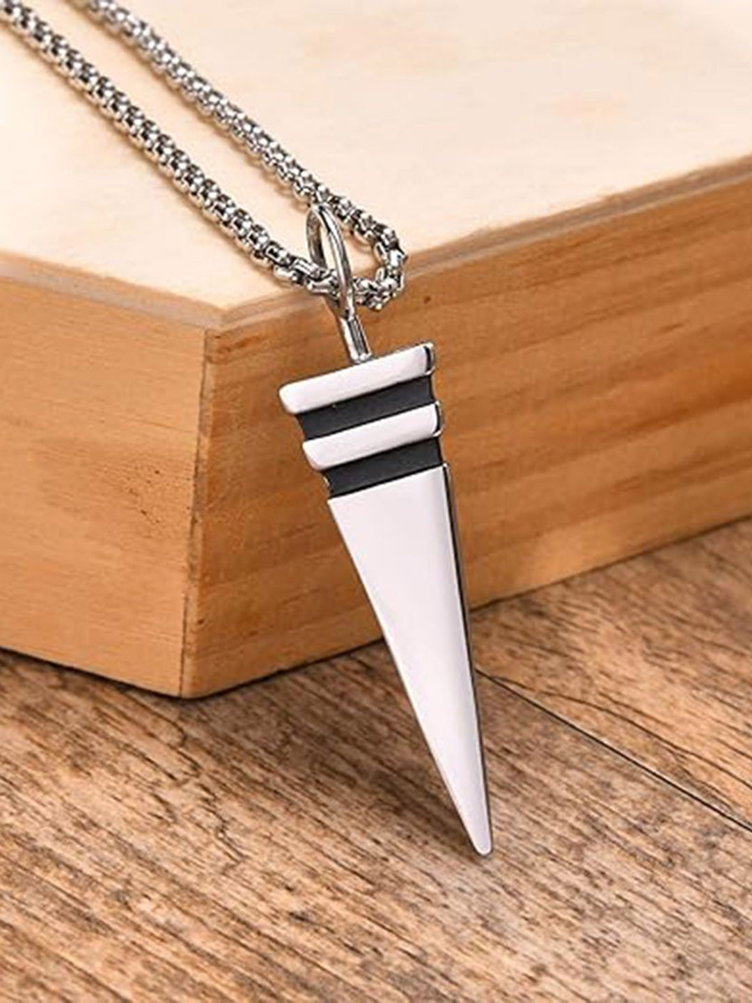 Saizen Men Stainless Steel Silver Plated Amun Spike Pendant With Chain