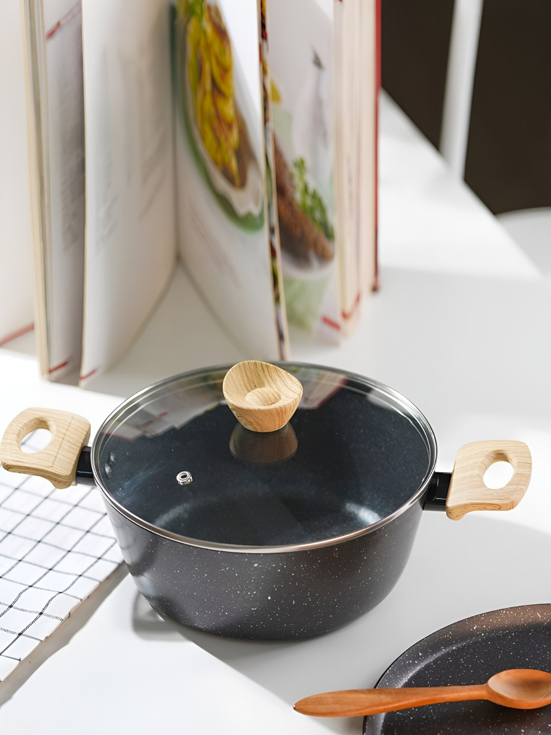 Kreme Venetia Grey Aluminium Cook and Serve Casserole With Lid