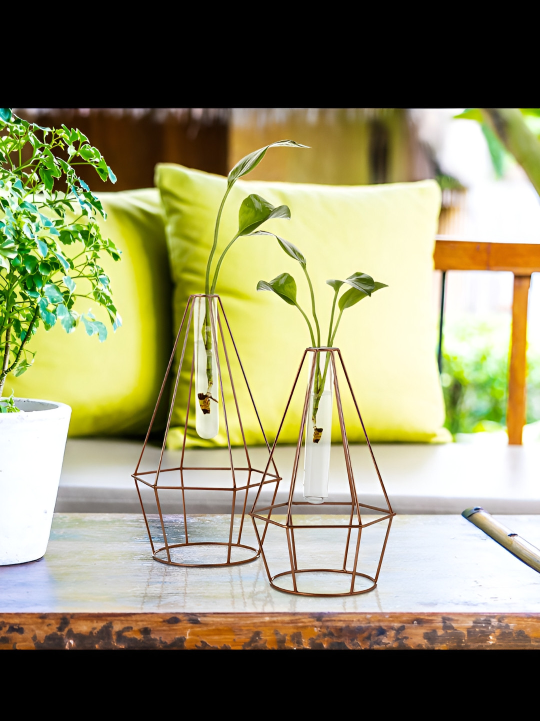 House of Sajja 2 Pieces Metal Textured Vases With Test Tube Vases