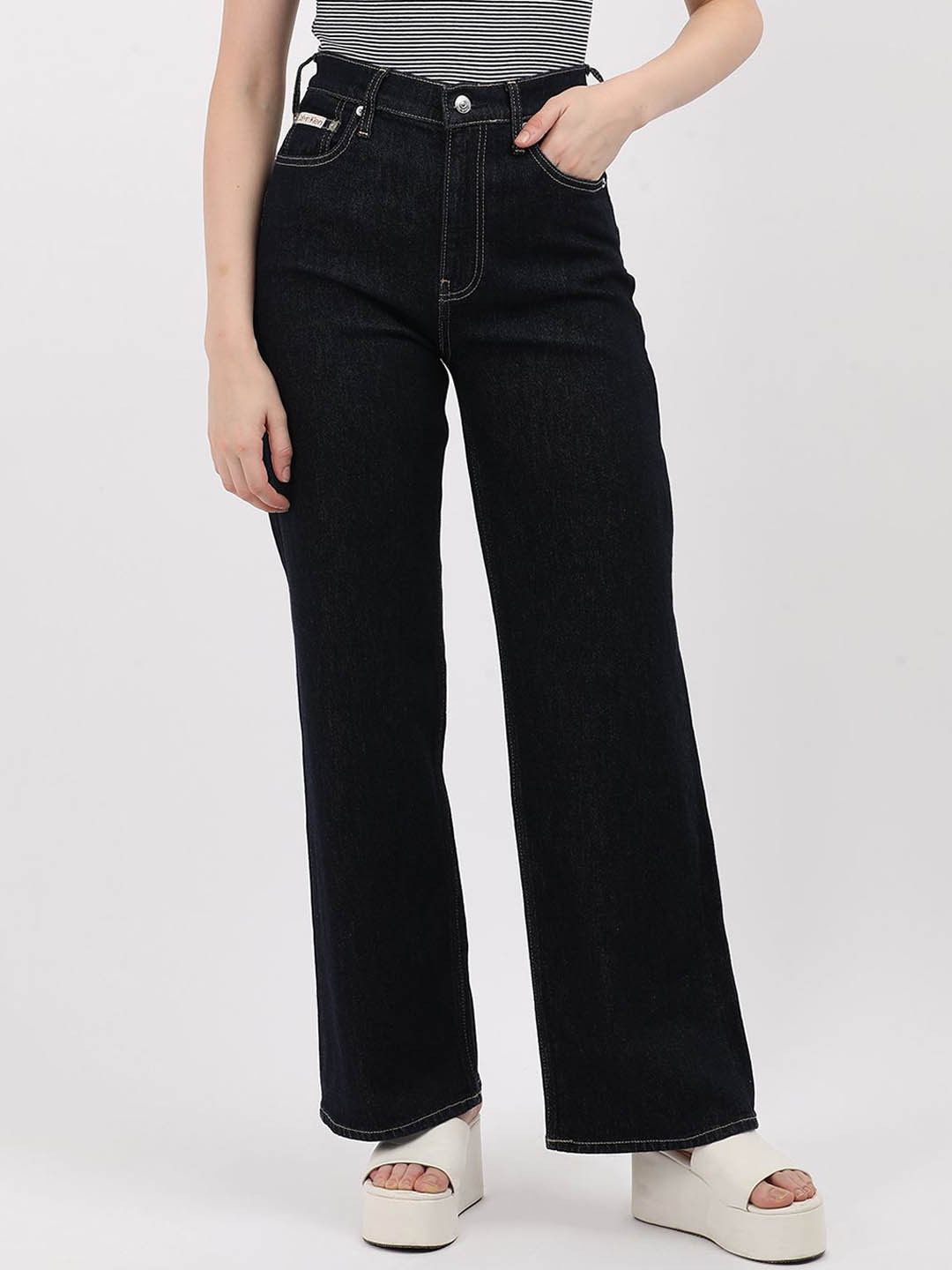 Calvin Klein Jeans Women Loose Flared Mid-Rise Jeans