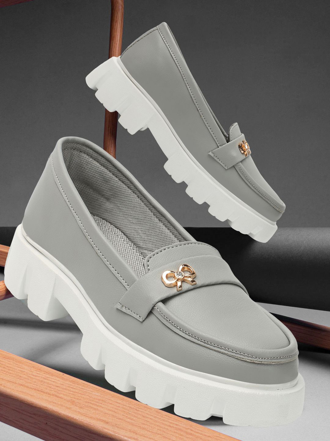 HimQuen Women Loafers