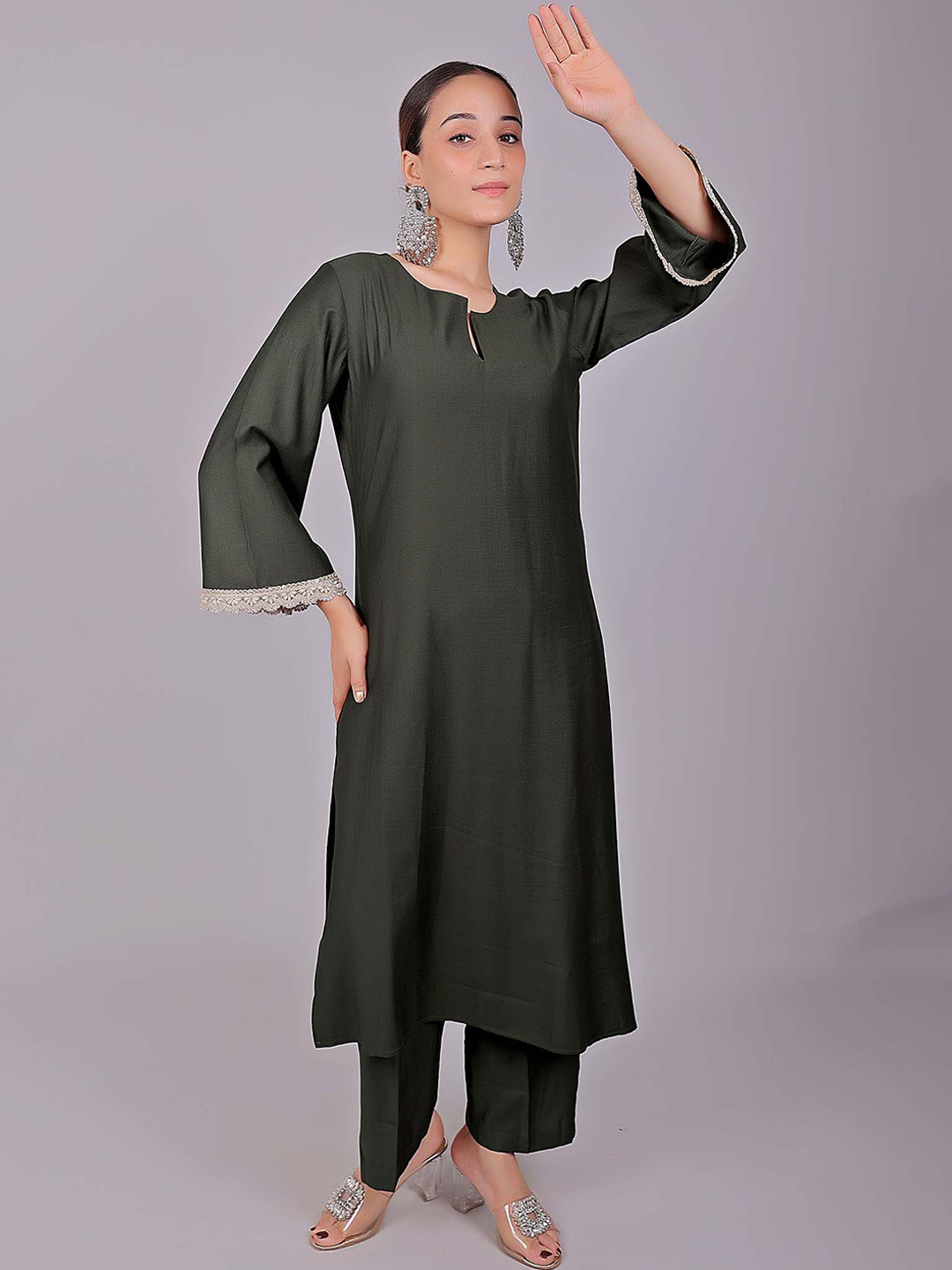 BLUESAANCHI Notch NeckRegular Style Kurta with Trousers