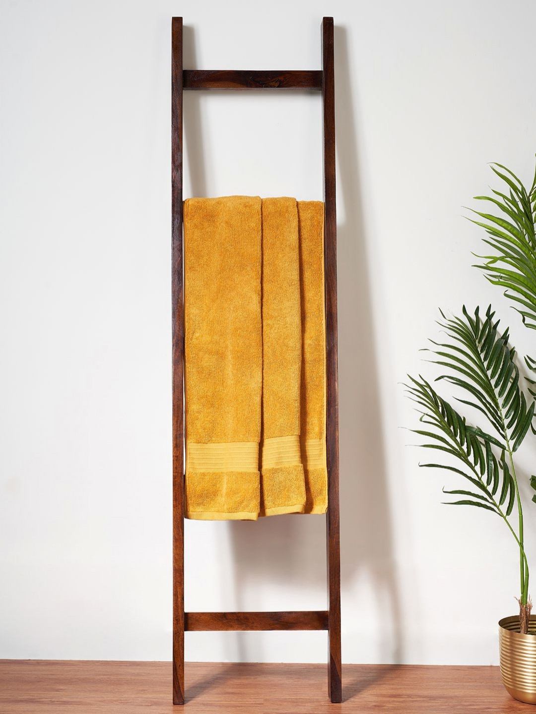 Living scapes by Pantaloons Yellow Self Designed Cotton 550 GSM Bath Towel
