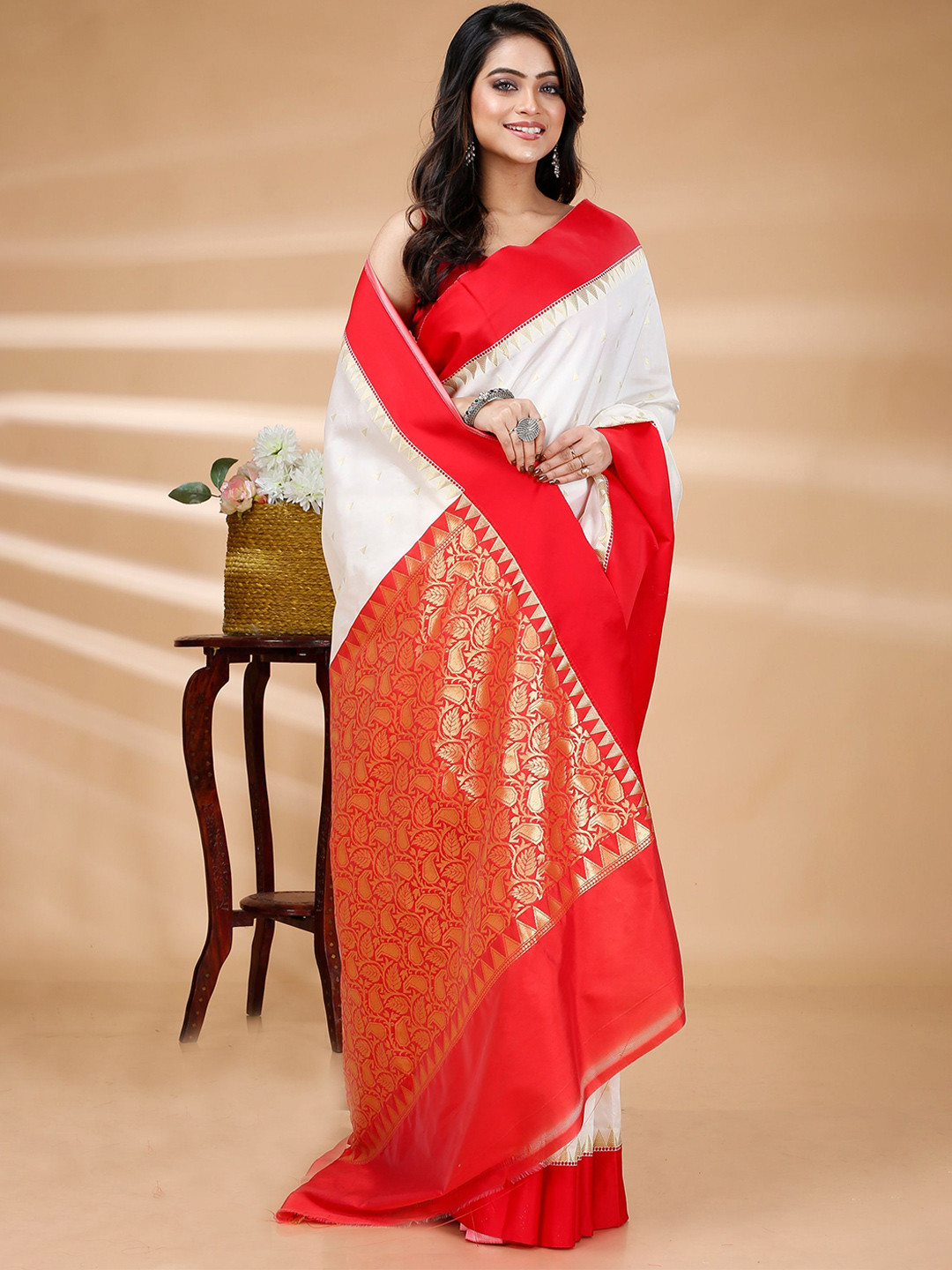 PuJoy Woven Design Zari Pure Cotton Taant Saree
