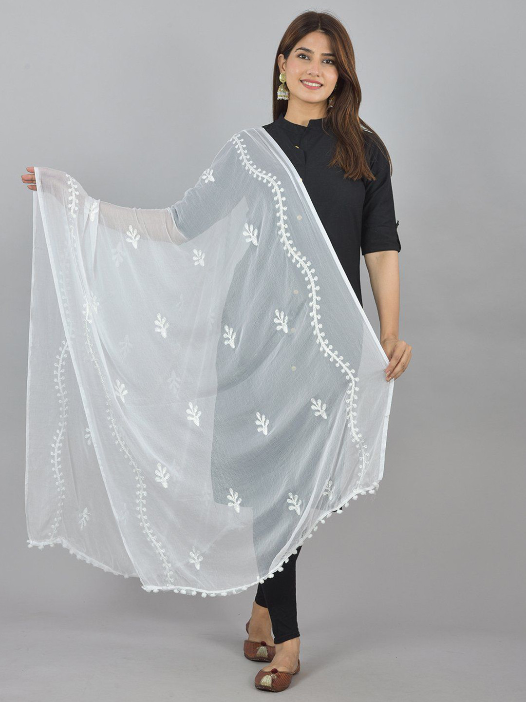 LA FEMINAE Embroidered Dupatta