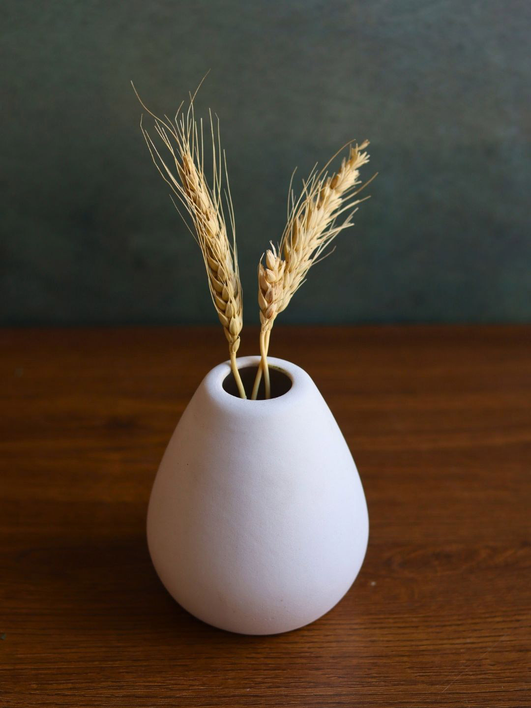 WEAVING HOMES Esoteric White Ceramic Flower Vase