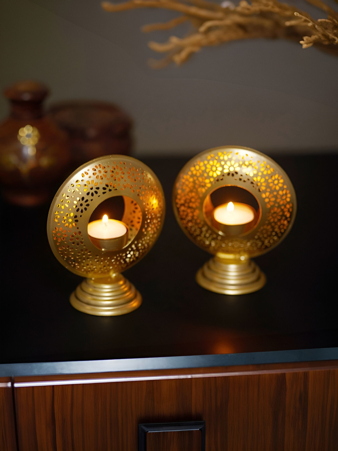 Homspurts Gold Toned 2 Pieces Radiant Metal Tealight Candle Holders