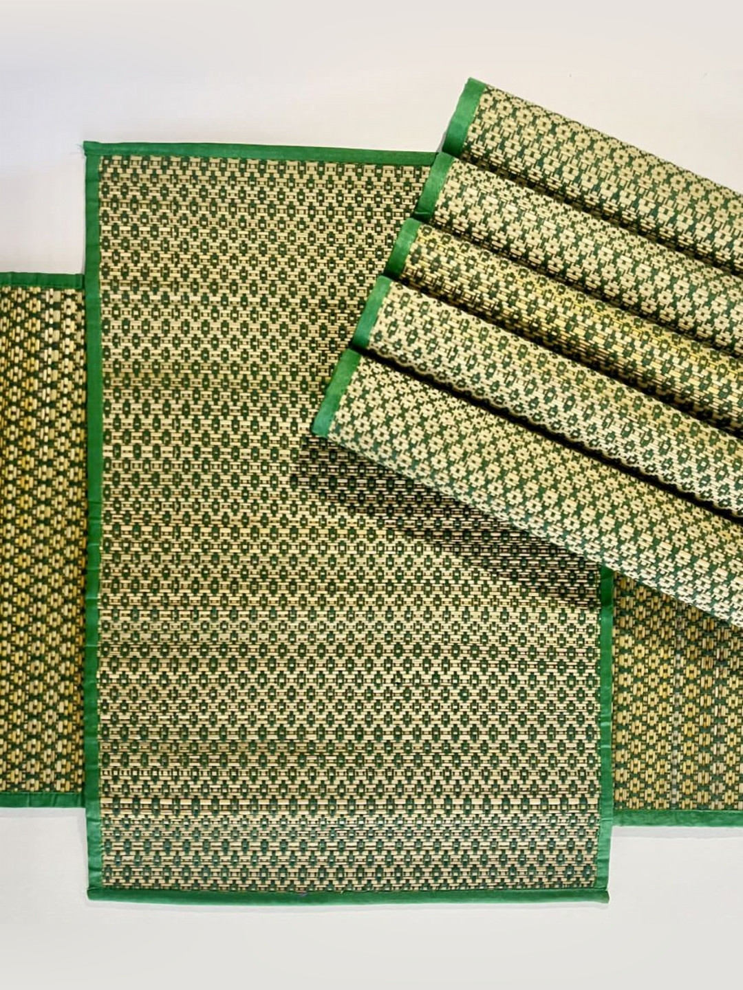 MAATIR DESIGNS Green & Yellow 5 Pieces Hand Woven Table Linen set