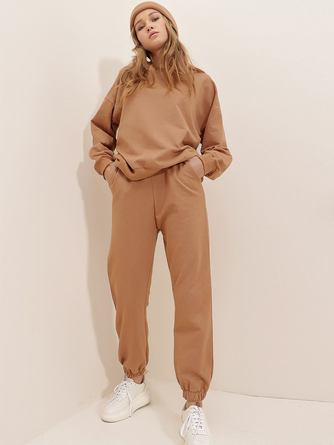 Trend Alacati stili Women Long Sleeve Sweatshirt & Joggers Tracksuits