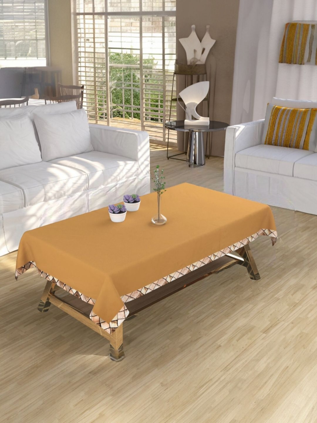BIGGER FISH Gold-Toned 4-Seater Velvet Table Cover