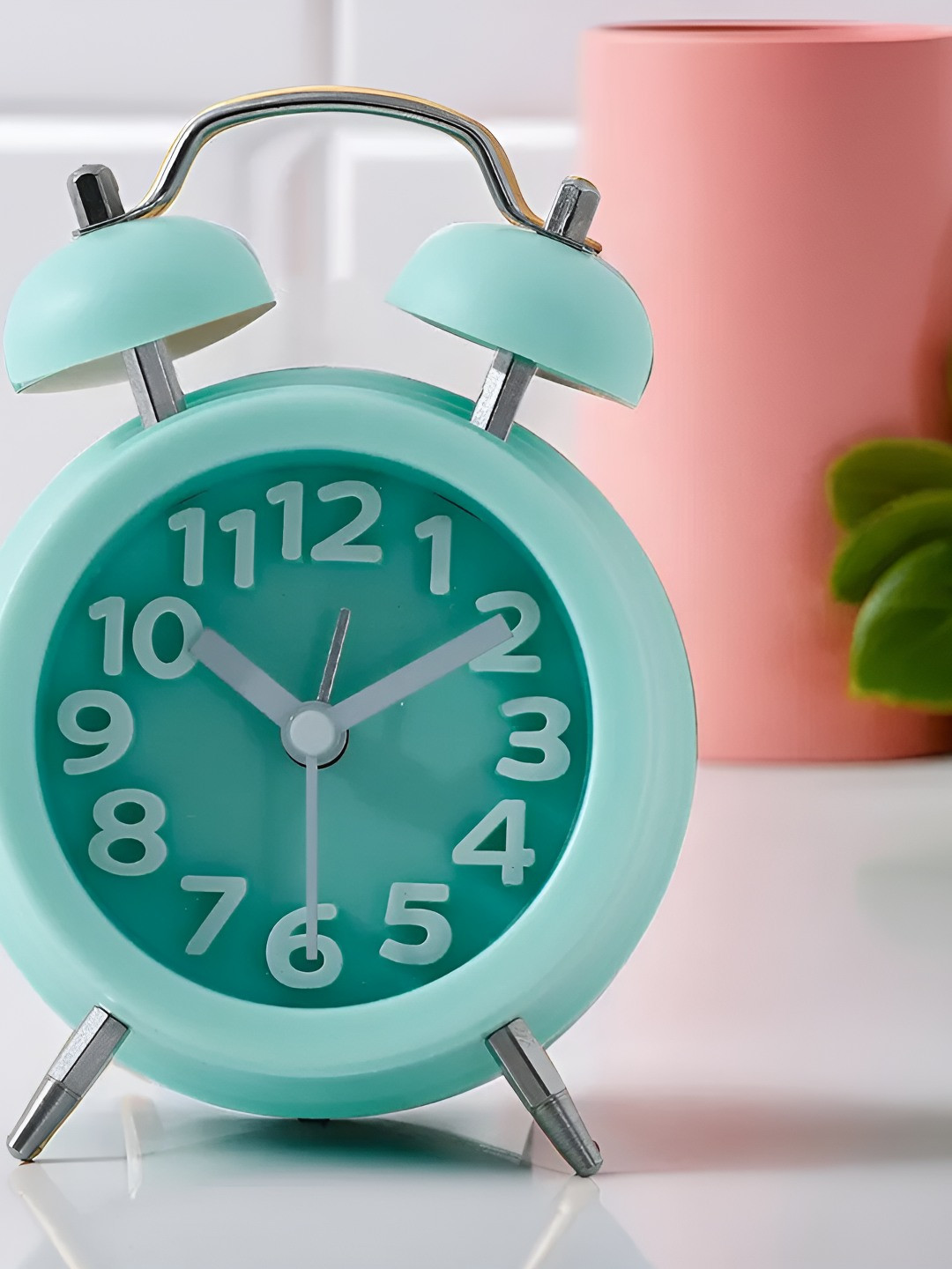 The Better Home Green Plastic Round Battery Analogue Alarm Clock