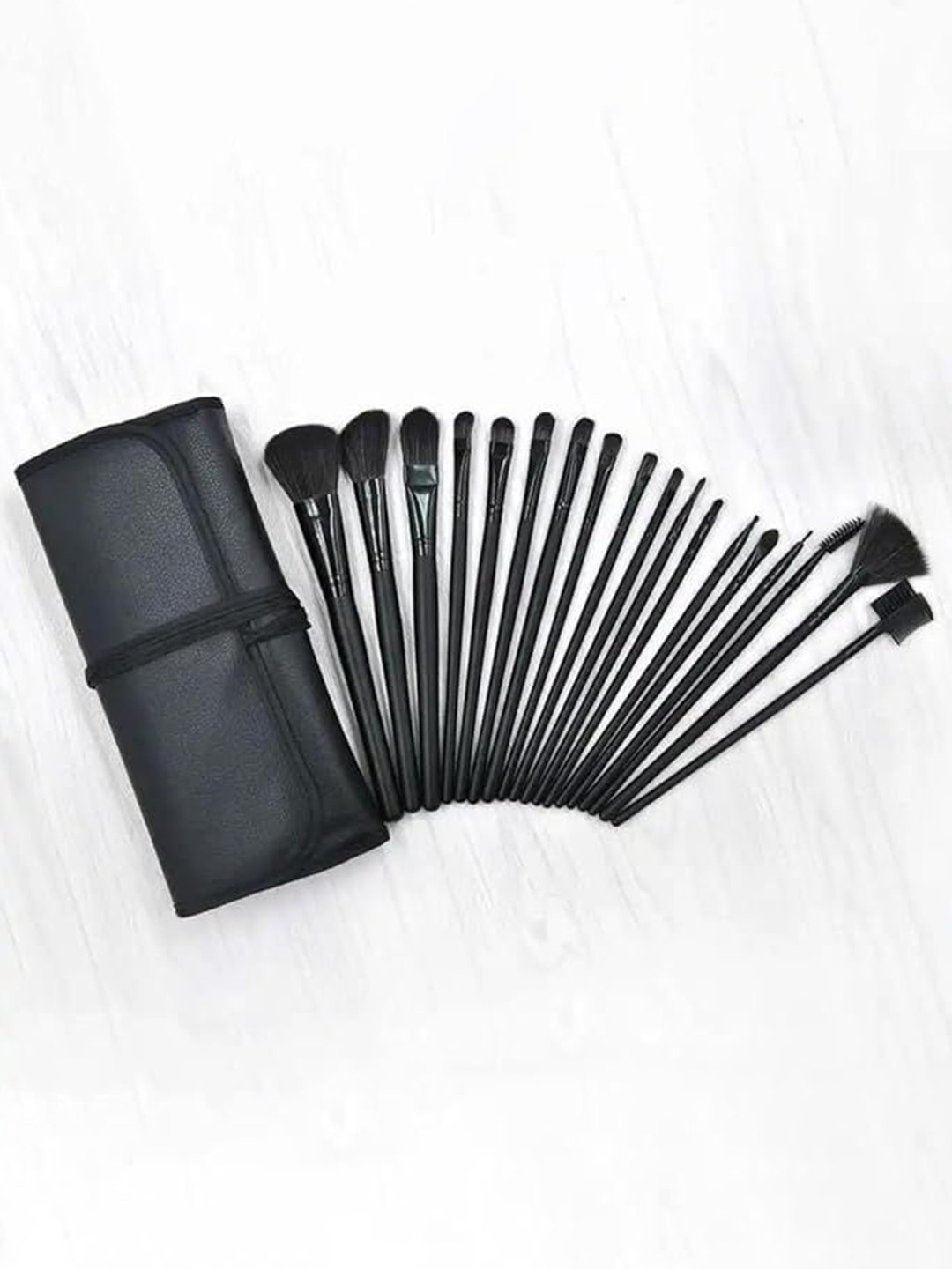 YELGO Set Of 24 Soft Bristle Makeup Brushes With Leatherette Case