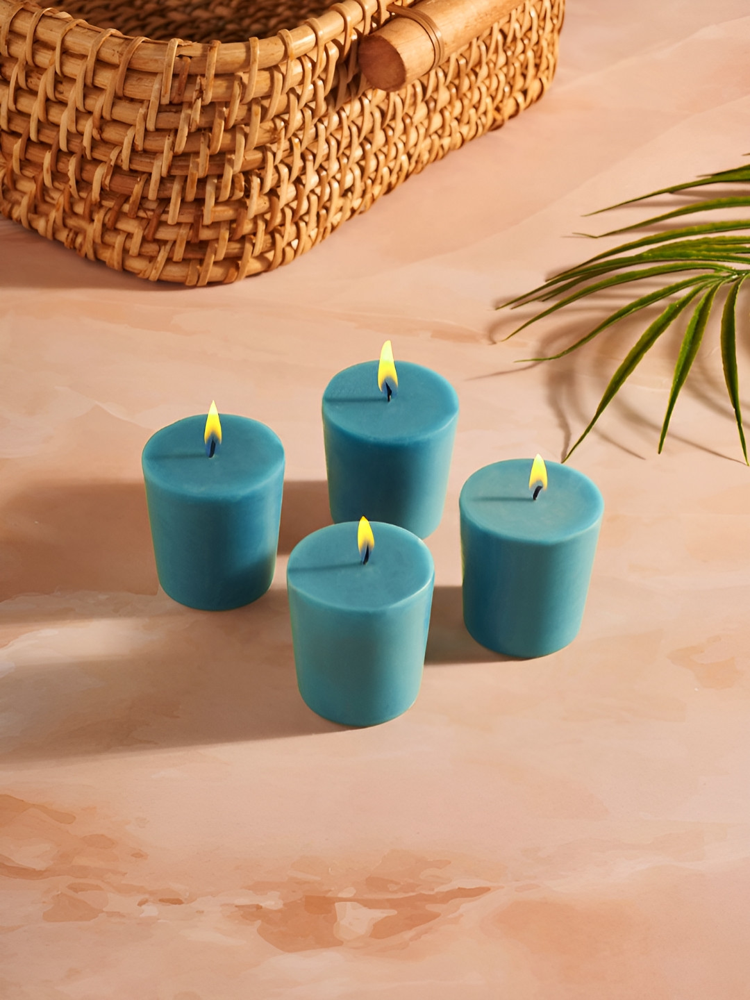 Living scapes by Pantaloons 4Pcs 1 Wick Scented Solid Geometric Regular Pillar Candles