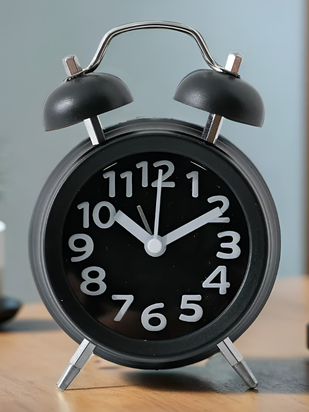 The Better Home Black Plastic Round Battery Analogue Alarm Clock-7cm