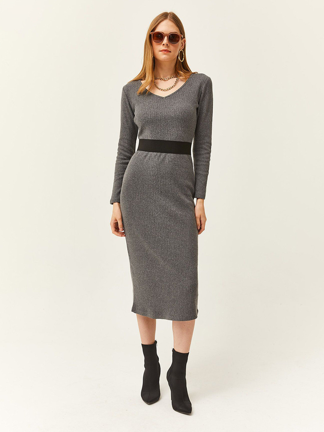 Olalook V-Neck Ribbed Midi Dress