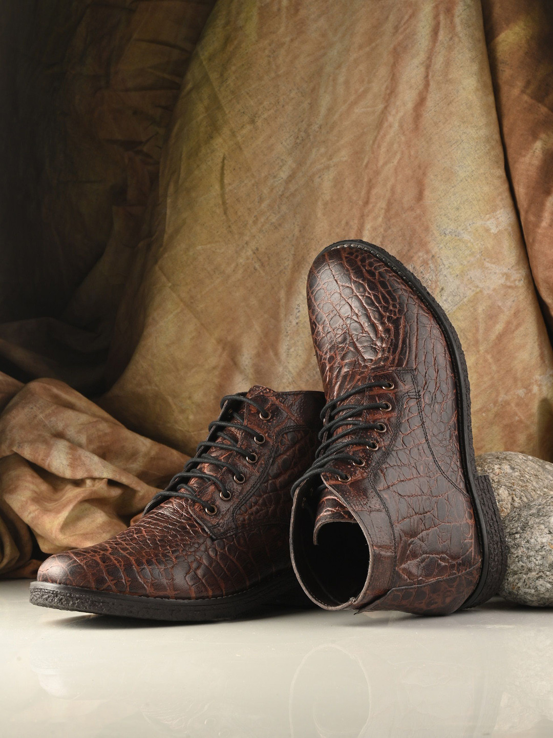 CARLO ROMANO Men Textured Chelsea Boots