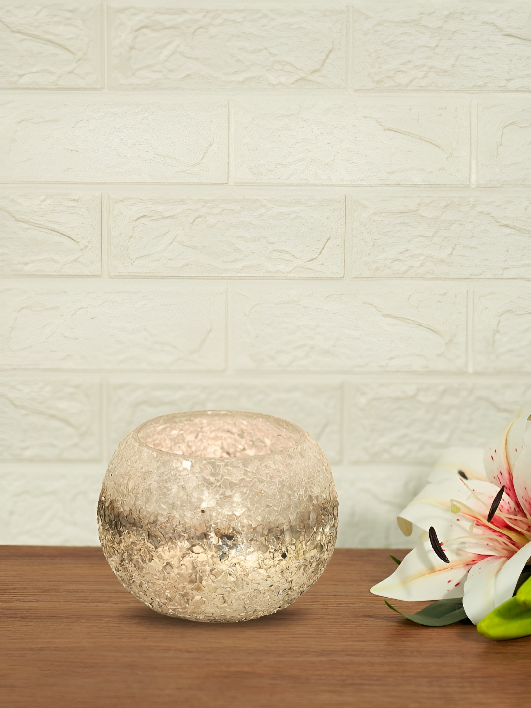 Living scapes by Pantaloons Silver-Toned Textured Candle Holder