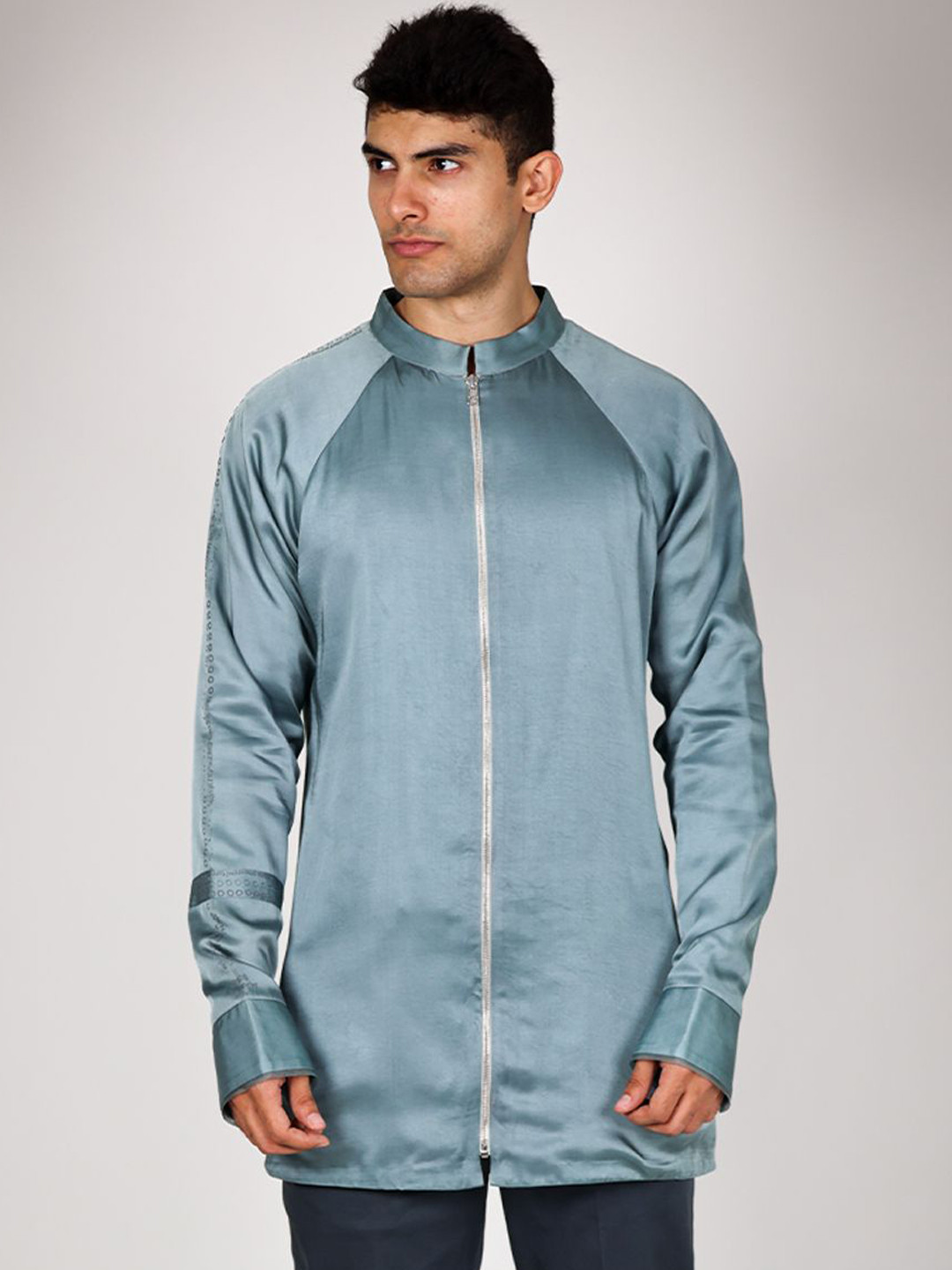 Arya Giri Mandarin Collar Raglan sleeves Thread Work Straight Kurta