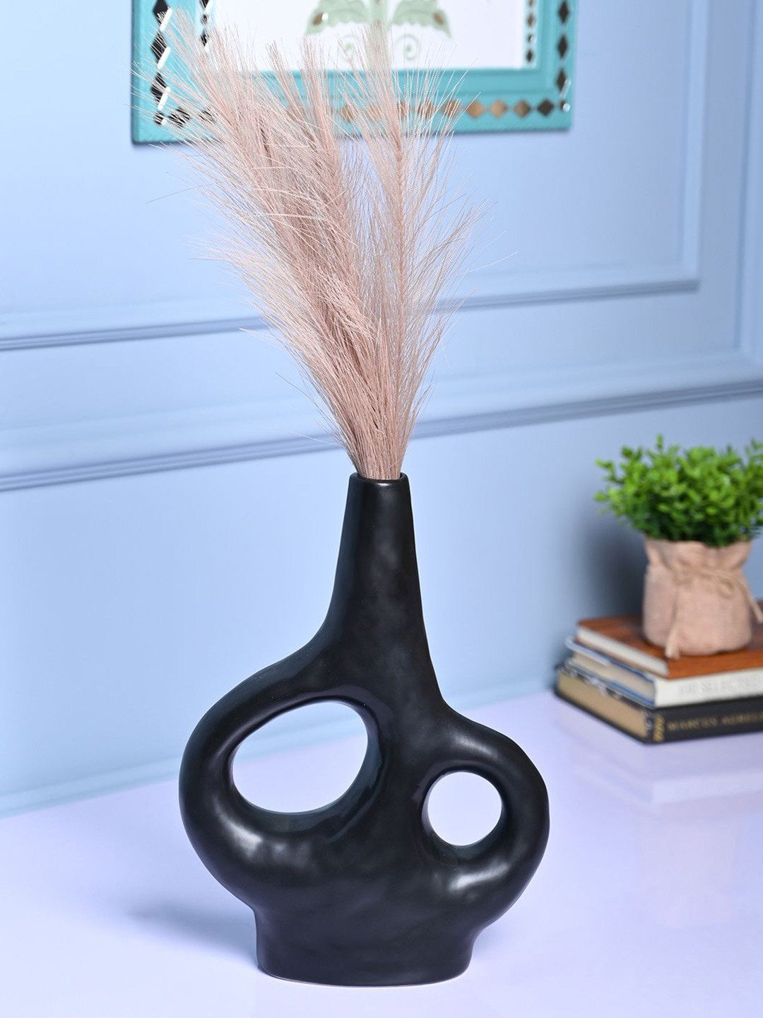 MARKET99 Black Asymmetrical Shaped Ceramic Vase