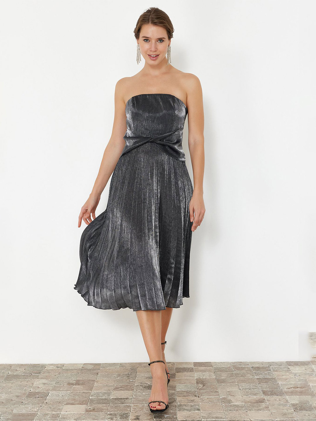 Trendyol Strapless A-Line Midi Dress