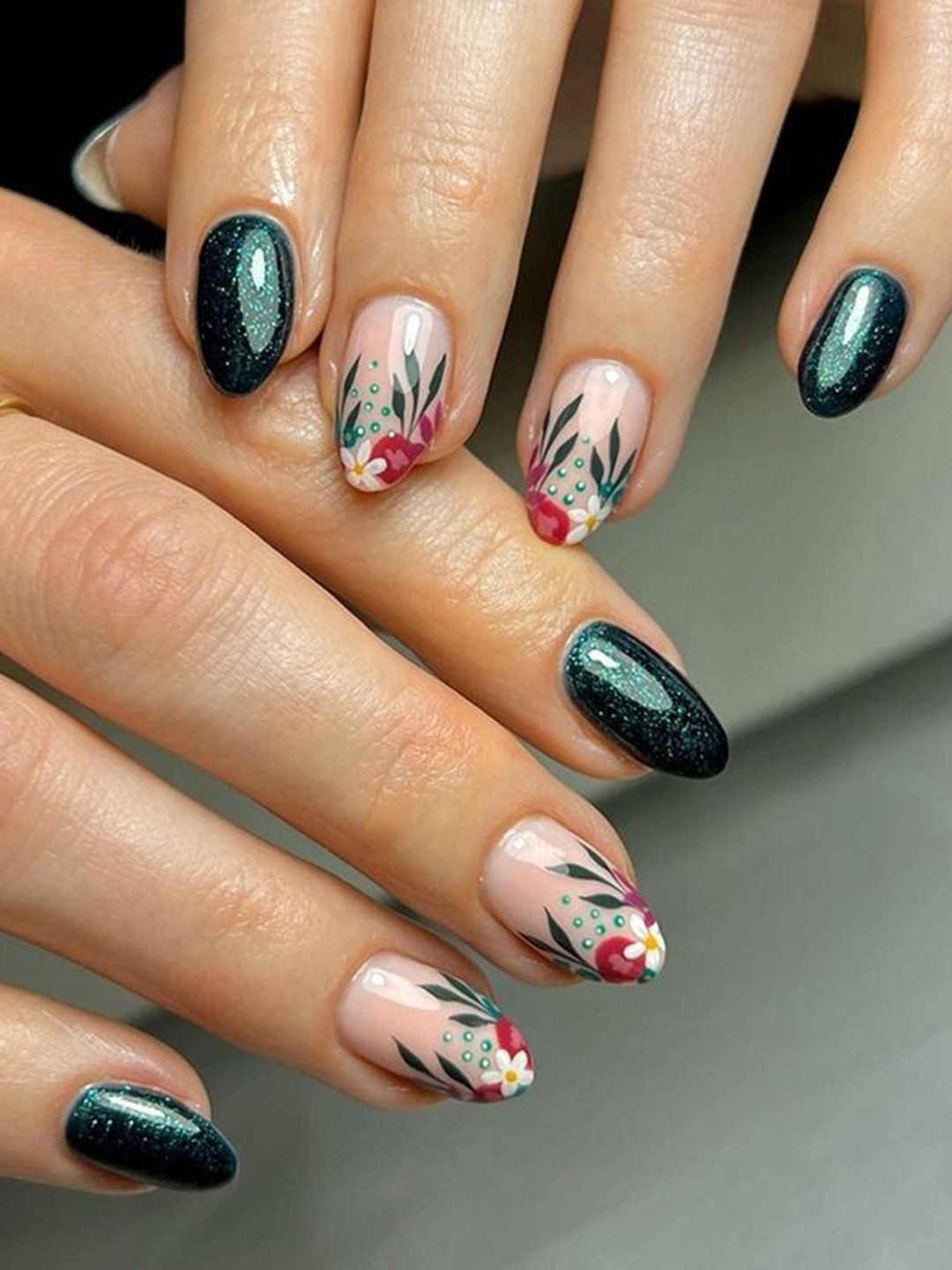 The Pink Truck Set Of 24 Artificial Reusable Nails-Green With Flower Print