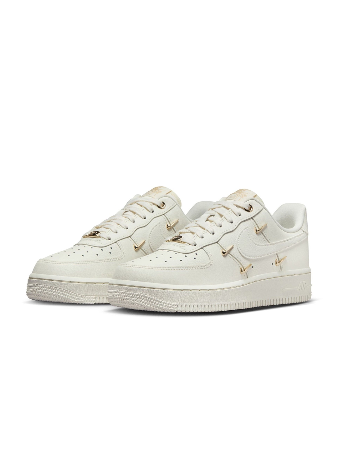 Buy Nike Air Force 1 '07 LX Women's Shoes - Casual Shoes for Women 30738903  | Myntra