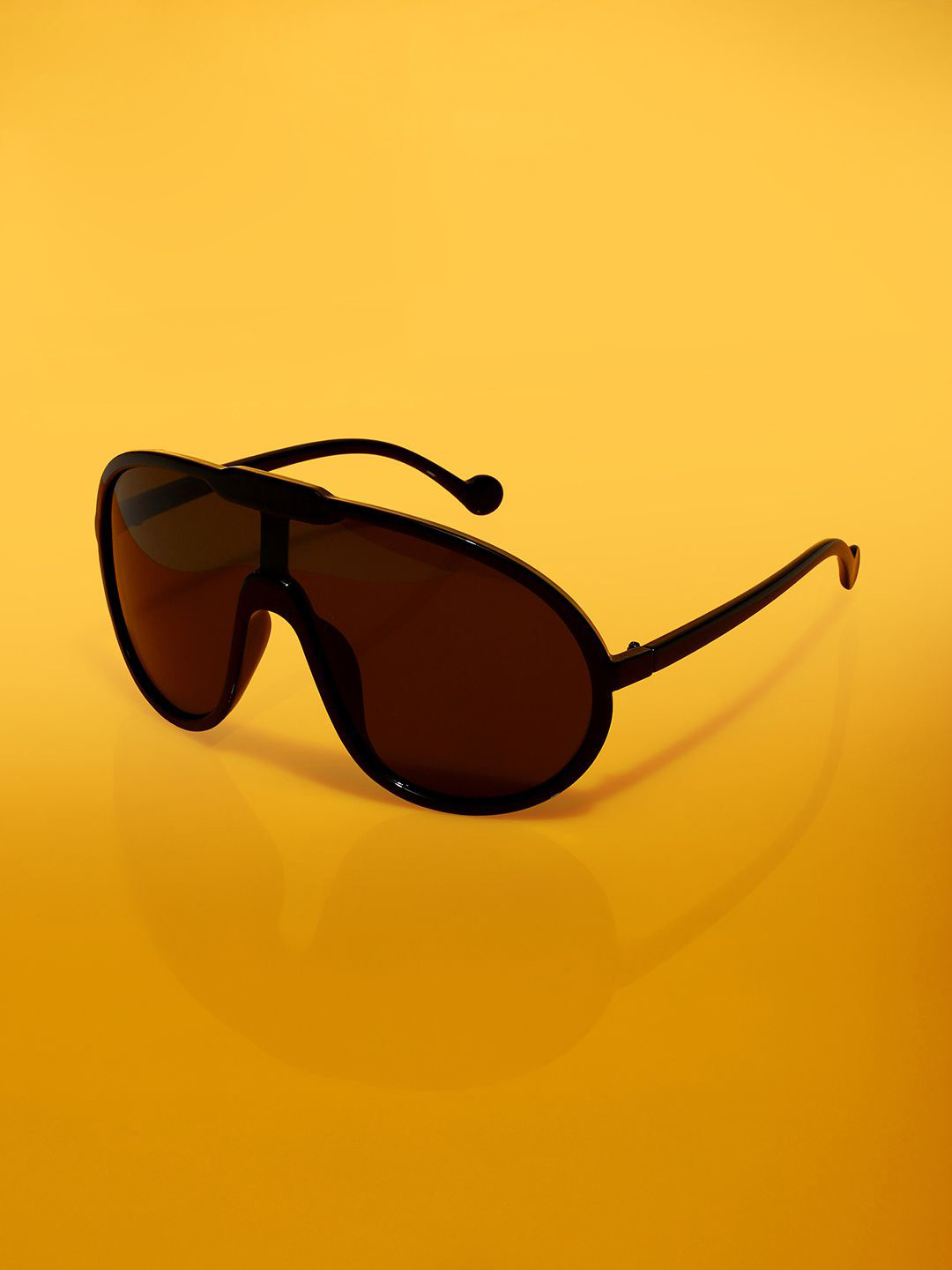 French Accent Men Shield Sunglasses with Polarised Lens