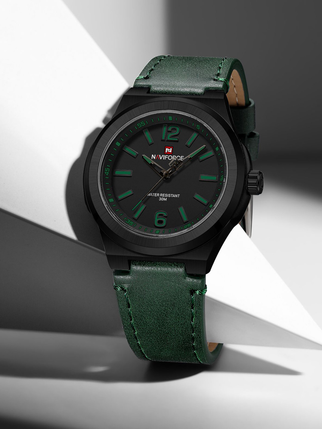 Naviforce Men Brass Dial & Leather Straps Analogue Watch NF9233 BGNGN