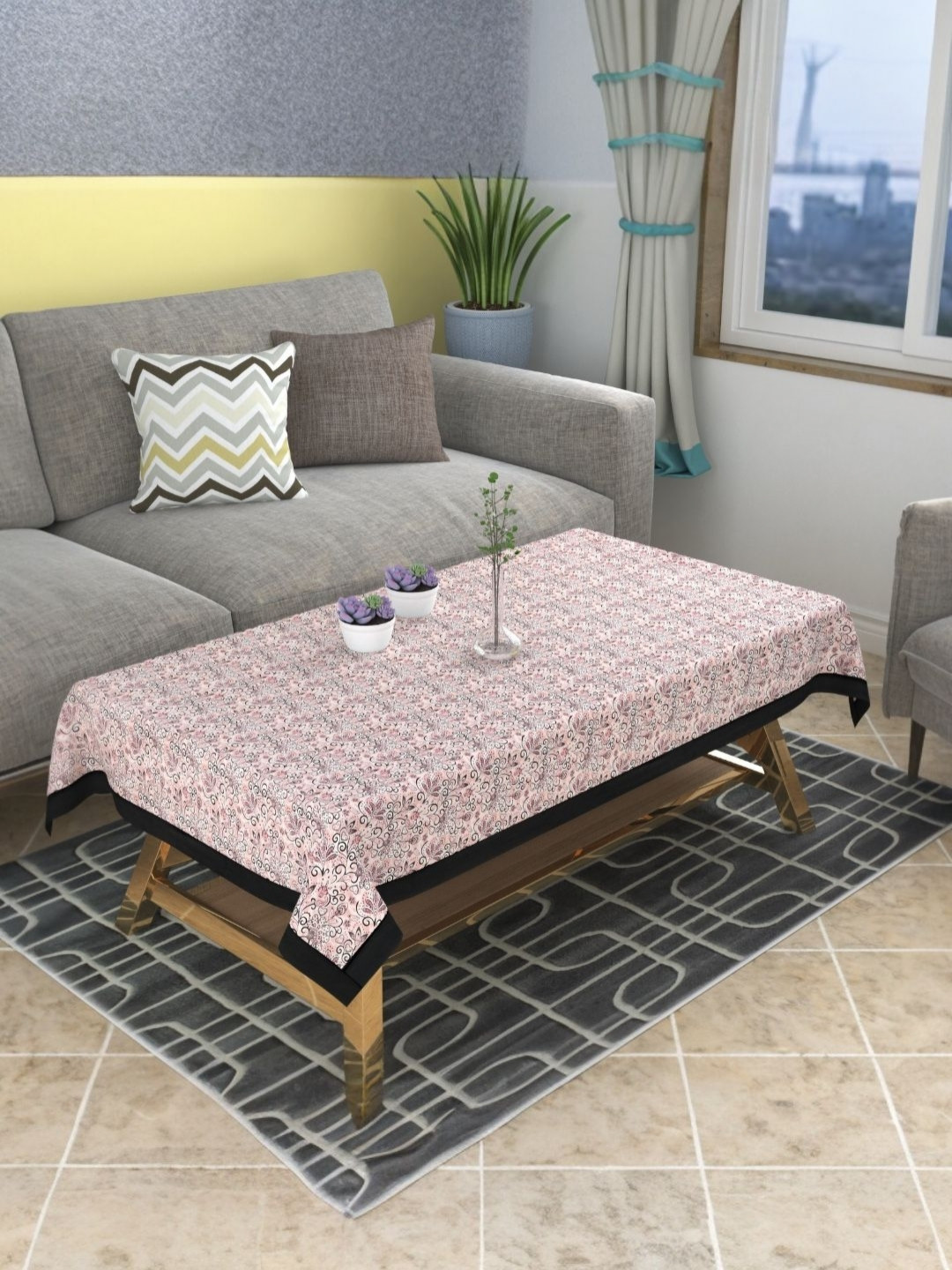 BIGGER FISH Luxurious Pink & Black Floral Printed Rectangle 4-Seater Velvet Table Cover