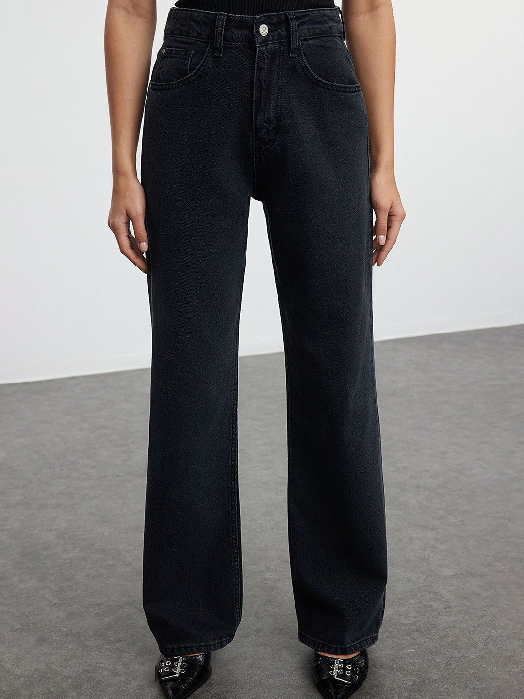 Trendyol Women No Fade Clean Look Regular Fit Jeans