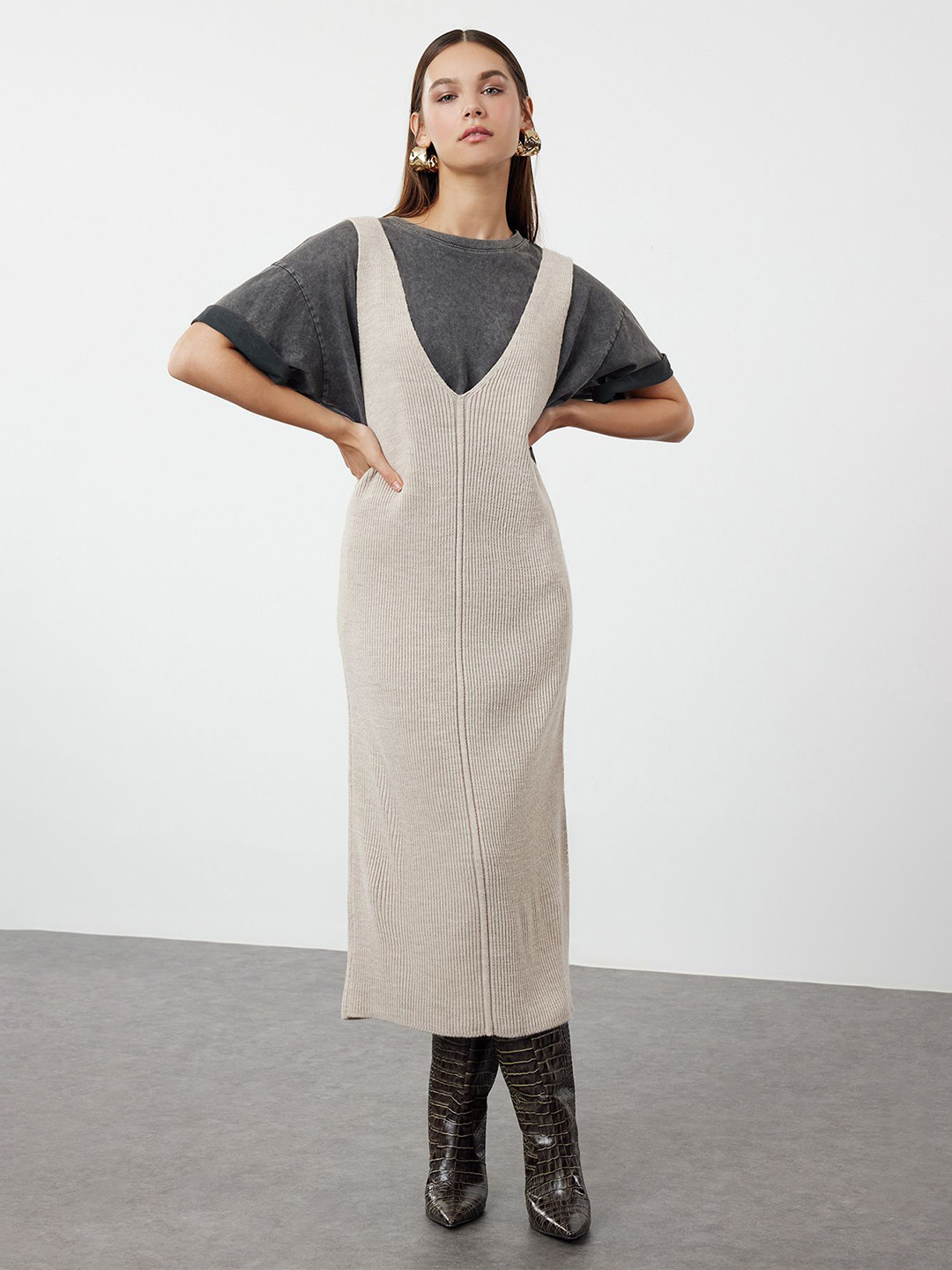 Trendyol Solid Pinafore Midi Dress